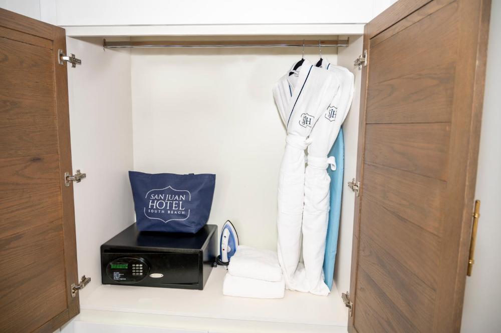 Deluxe Double Room interior